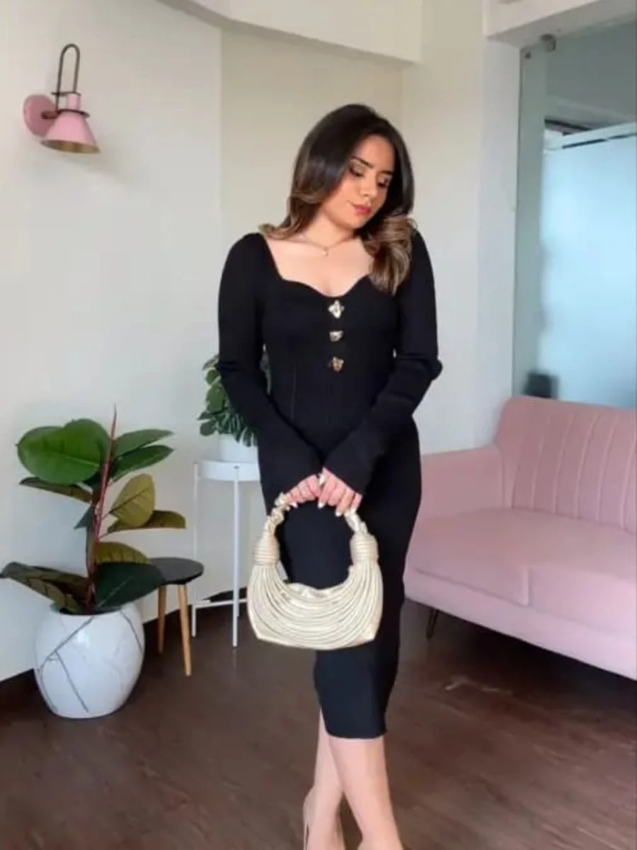 ModaFesta -sweetheart-neck-knitted-dress-black