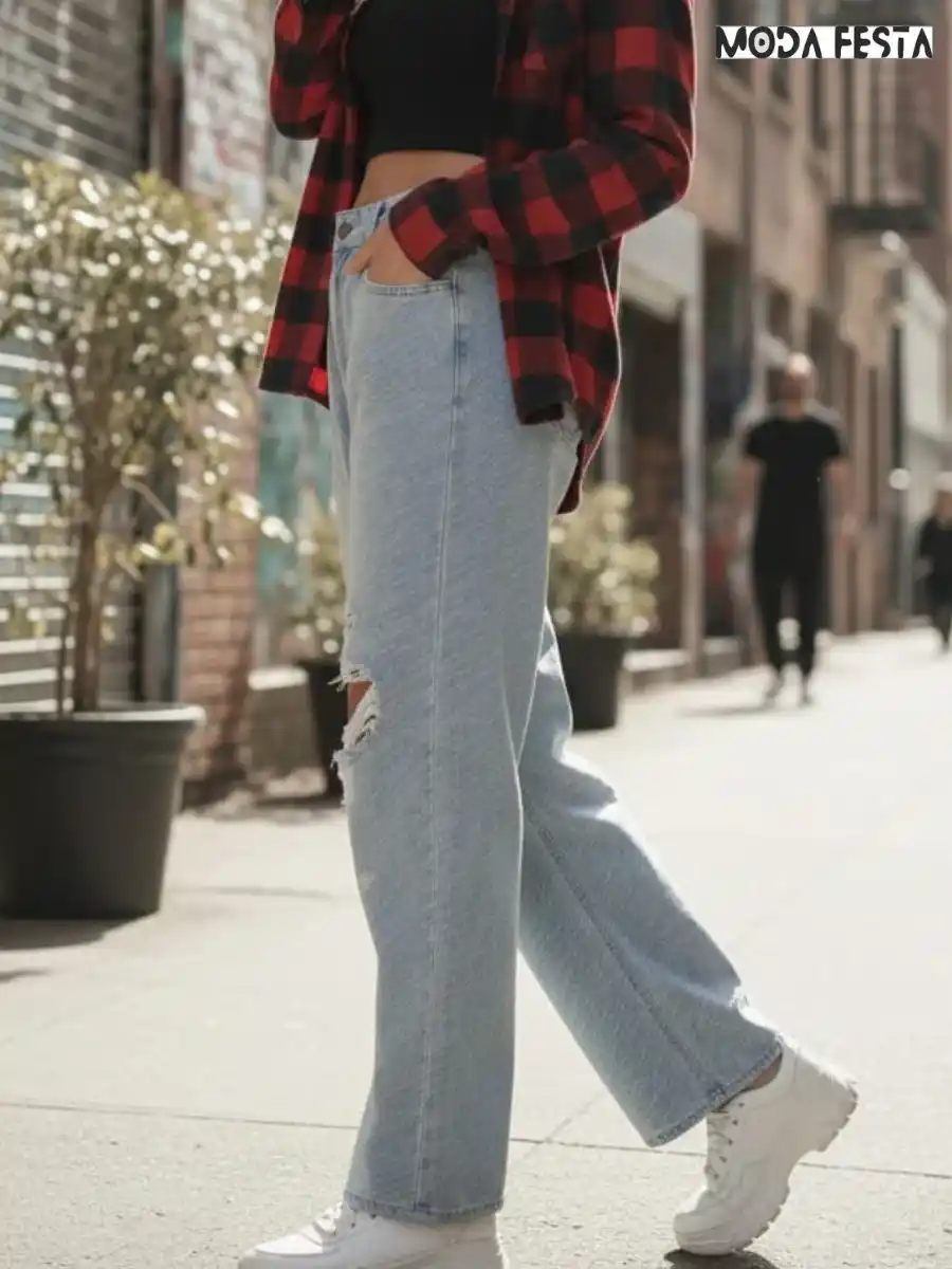 ModaFesta -elegant-mom-fit-ripped-jeans-blue