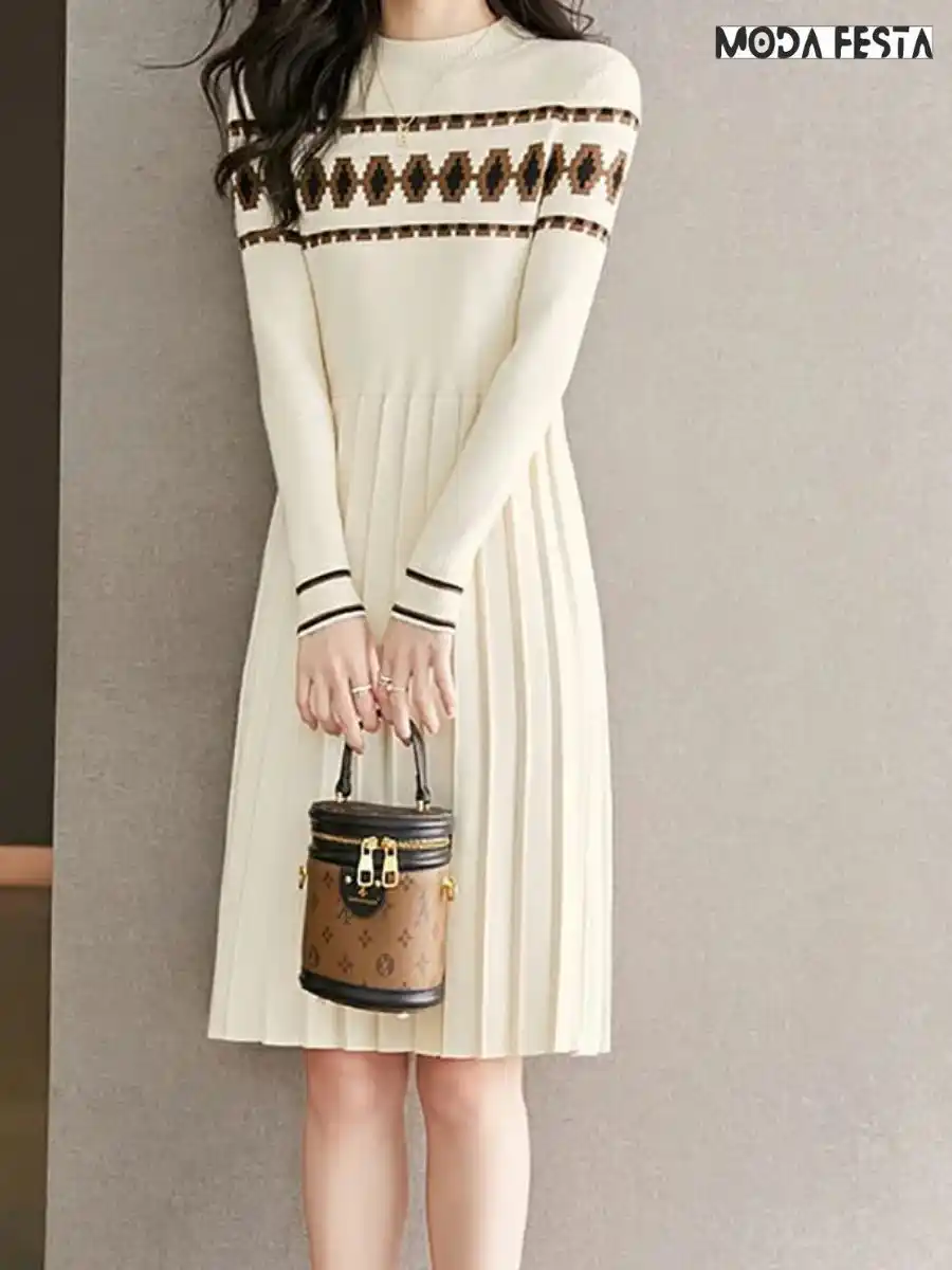 ModaFesta -elegant-knitted-a-line-pleated-dress-off-white