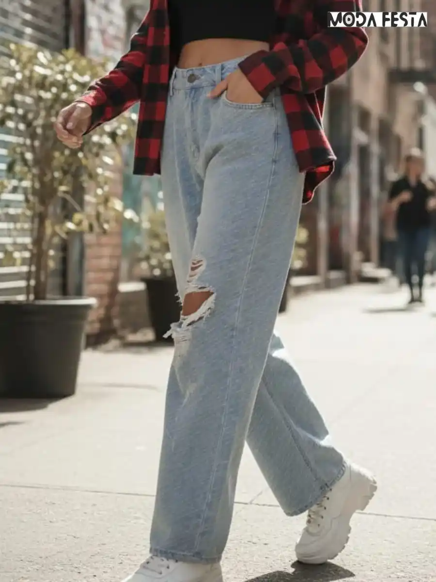 ModaFesta -elegant-mom-fit-ripped-jeans-blue