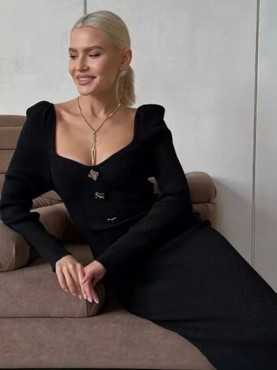 ModaFesta -sweetheart-neck-knitted-dress-black