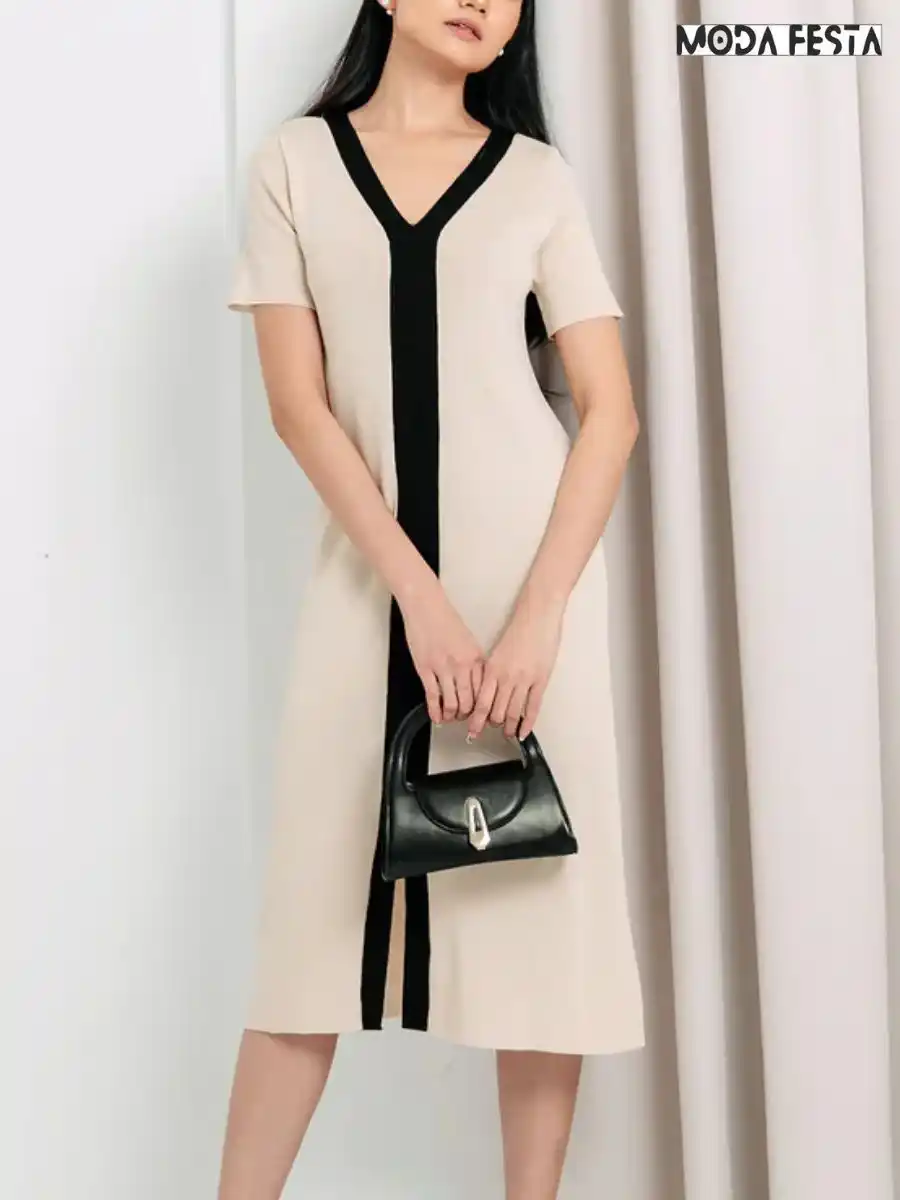 ModaFesta -v-neck-front-slit-two-tone-knit-dress-beige