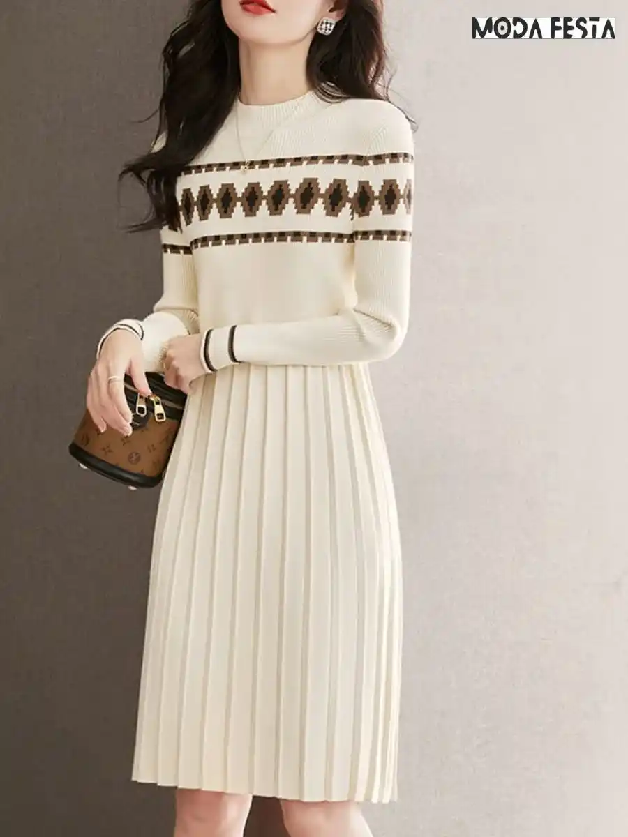 ModaFesta -elegant-knitted-a-line-pleated-dress-off-white