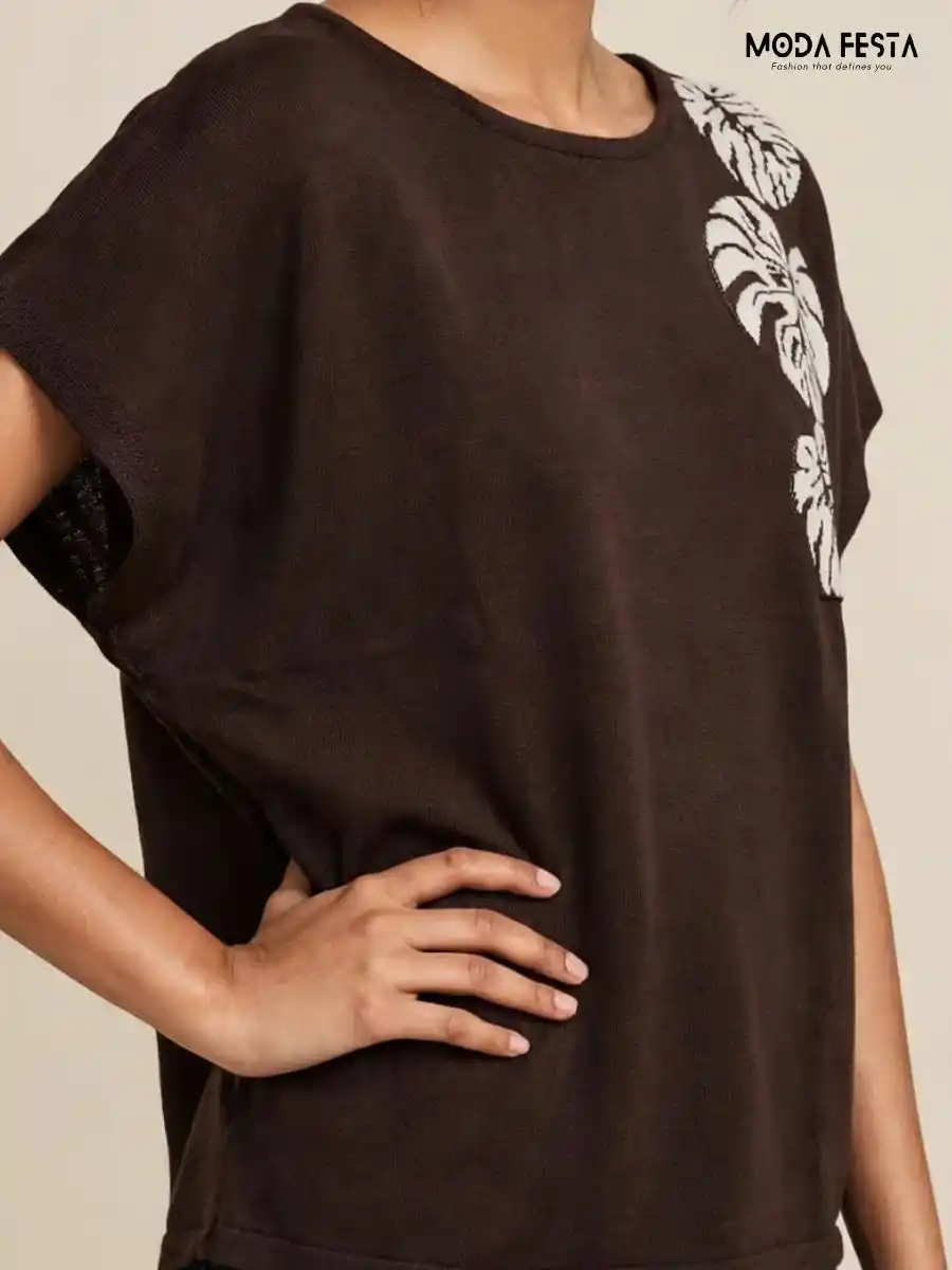 ModaFesta -brown-white-leaf-motif-short-sleeve-knit-top