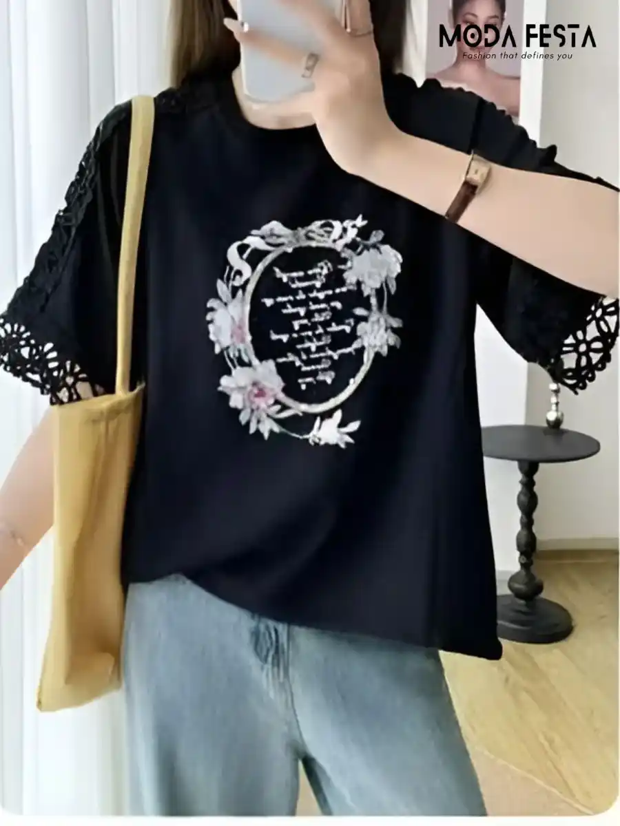 Stylish Floral Top With Lace Work