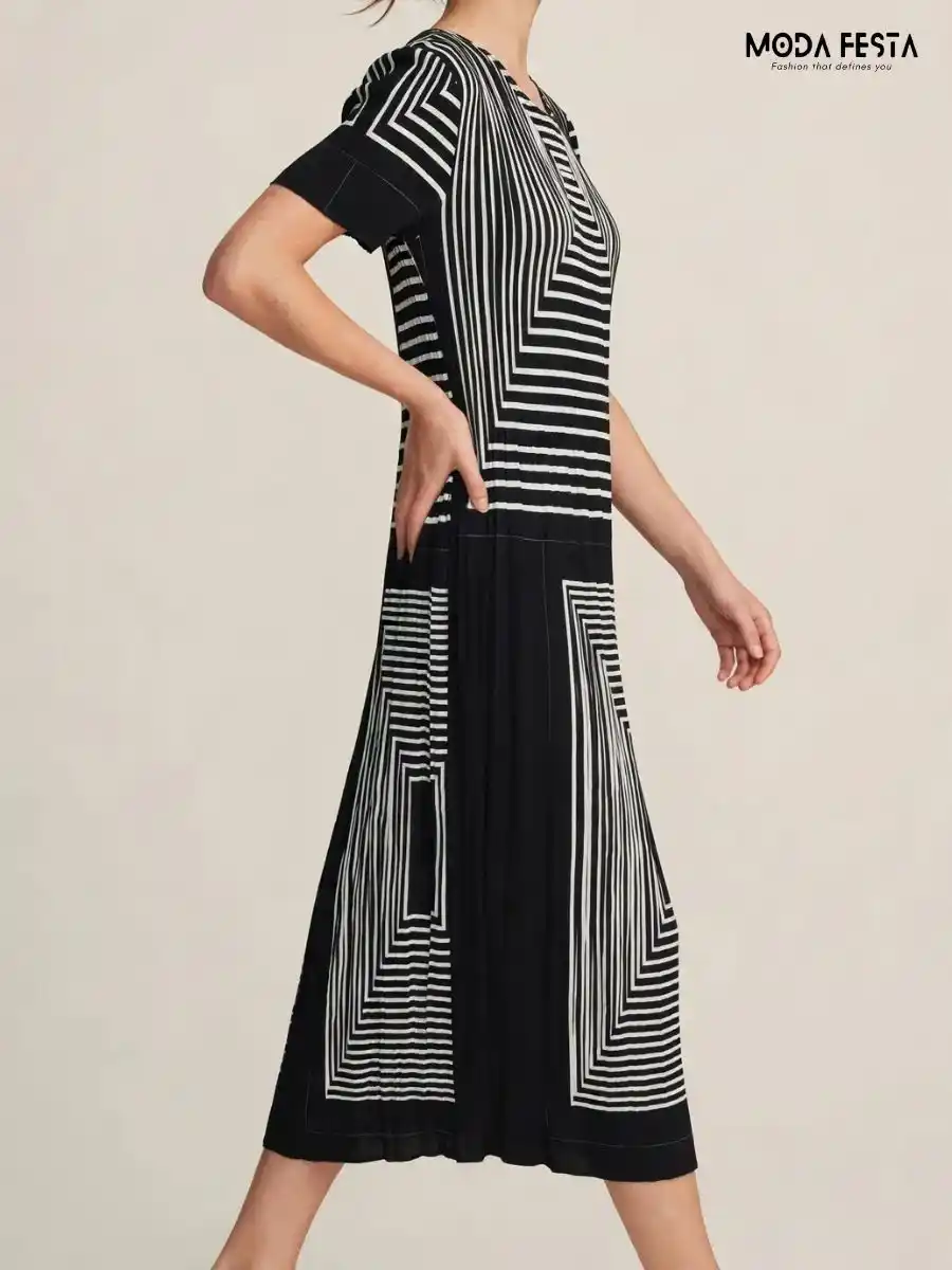 ModaFesta -geometric-print-pleated-midi-dress